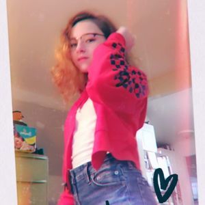 Meet your Posher, Claire